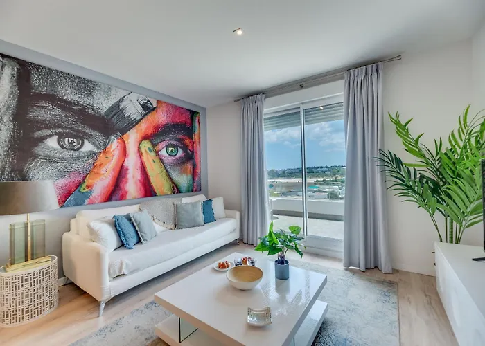 Nueva Andalucia Marbella, Luxury